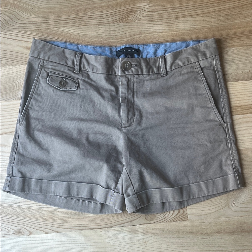Banana Republic Women's Tan Shorts